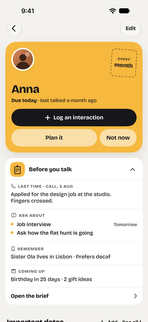 Anna’s page with Before you talk: last time a call on 3 August, ask about her job interview tomorrow and the flat hunt, remember her sister Ola lives in Lisbon and that she prefers decaf, birthday in 25 days with 2 gift ideas.